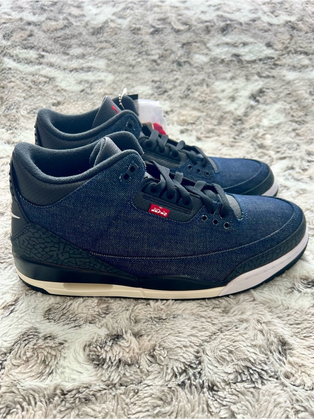 Air Jordan 3 x Levi’s Indigo Denim and Gym Red (IH7959-400) M11.5/W13